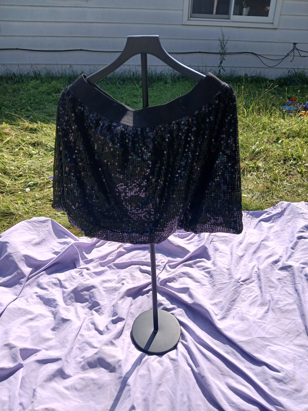 Black Sequined Mini Skirt - Picture 2 of 2
